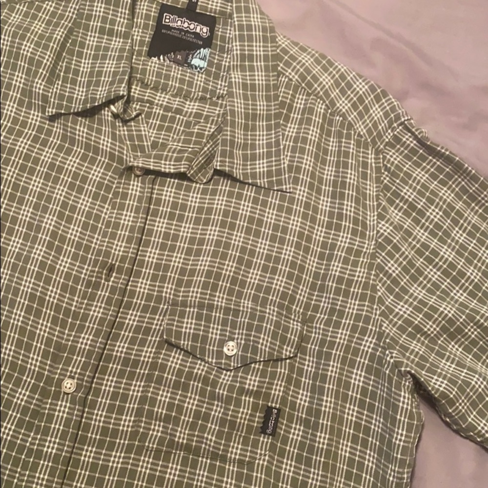 Billabong short sleeve button up dress shirt